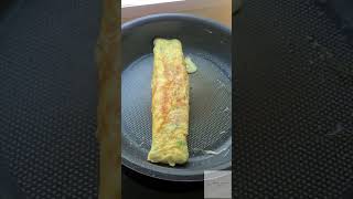 แม่บ้านเกาหลี สอนทำ ไข่ม้วนเกาหลี ด้วยกระทะกลม !!   korean omelete  #ไข่ม้วน #koreanomelete