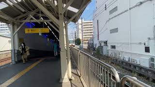 JR京都線223系2000番台新快速姫路行き　吹田駅を高速通過！