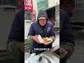 东北路边摊老式铝盒饭，12一盒嘎嘎香！ 美食 chinesefood 街边小吃