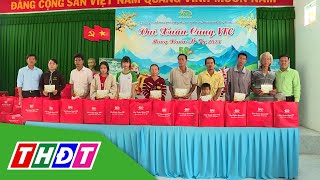 Trao tặng 300 phần quà \