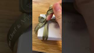 Van Cleef \u0026 Arpels unboxing