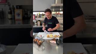 Spaguetti Carbonara by Chef Simone Zanoni [language: French]