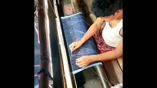 Here's a Unseen Video of a Handloom Worker Weaving Beautiful Textiles We adore 🌻