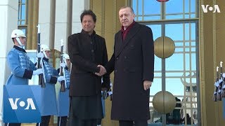 Pakistan's Imran Khan Meets with Turkey's Erdogan