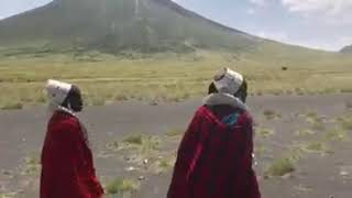 Maasai worship. Oldonyo le nkAI