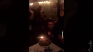 CNCO celebrando el cumpleaños de Renato.