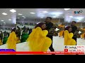 Rev. Obofo) dances Wendy Shay's song ''my waist''.