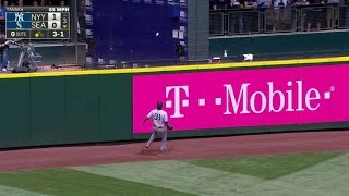 NYY@SEA: Ackley knocks in Miller with double to left