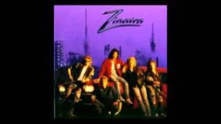 Zinatra - Moving on Sound (Looking for Love alt. lyrics)