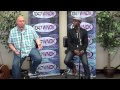 aloe blacc performs 3 songs for 104.7 wnok listeners