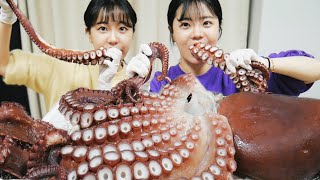 SUB)1분 먼저 태어난 쌍둥이 언니랑 10kg 대왕 문어먹방｜OCTOPUS MUKBANG  Gurita 大王タコ осьминог seafood