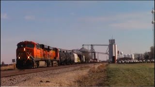 BNSF M-BRCKCK1 Passes Thru Ransom, IL on a December Afternoon Westbound on the Southern Transcon!!