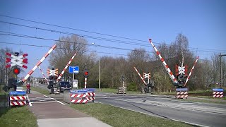 Spoorwegovergang Barneveld // Dutch railroad crossing