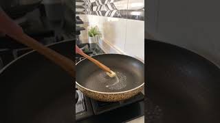 طريقة تحضير الاندومي على الطريقة الكورية بكل سهولة 🍜💗/Preparation of Korean indomie