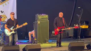 The Smithereens live at Eisenhower Park on 7/23/22. Encore by of The Beatles into “A Girl Like You!”