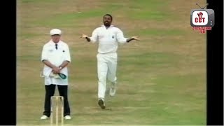 Umpire forgot to give ball to the bowler | THE best and funniest cricket video
