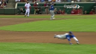 CHC@CIN: Castro dives to snare Heisey's line drive