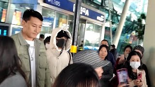 【2023.10.20】Tenzin arrived at Chengdu Airport (landscape view)  丁真抵达成都机场 西藏林芝飞成都 横屏饭拍