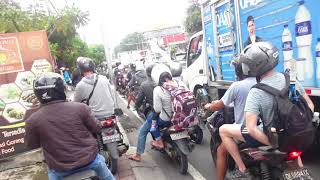 Crazy Traffic \u0026 Sidewalk Riding In Bali Indonesia