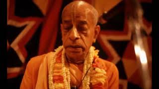 Prabhupada 0837 Vi må vara väldigt kraftfulla så länge Krishna håller oss kraftfulla