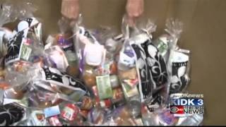 Backpack program feeds kids outside of school