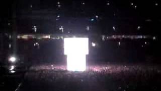 11/09/08 - Madonna Sticky & Sweet tour (Wembley) Rain/Devil