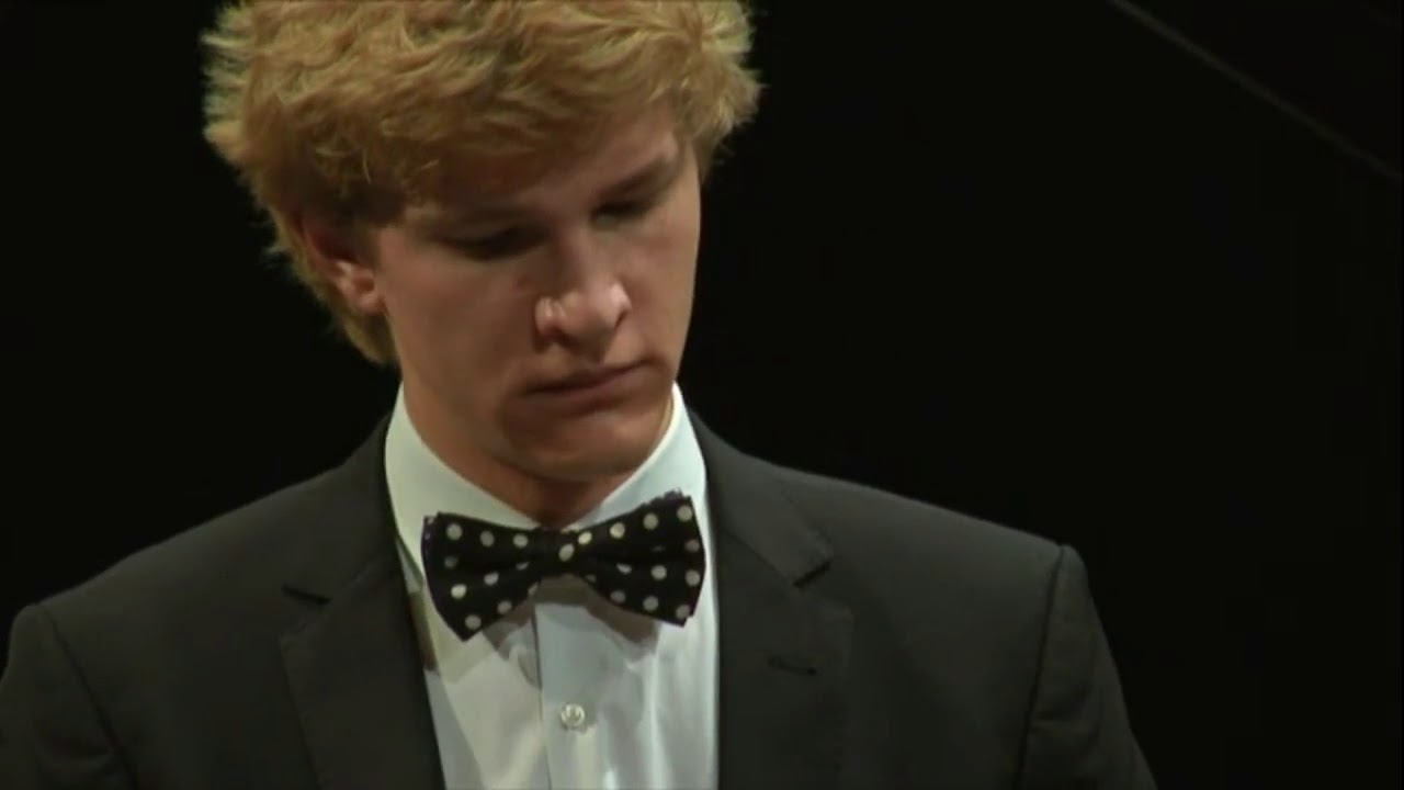 Jan Lisiecki - Chopin - 2 Nocturnes, Op 9 - YouTube