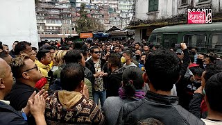 Darjeeling NEWS@सञ्जय थुलुङ माथि प्राण घातक हमला, गोजमुमो युवा मोर्चाद्वारा नारा जुलुस / 17.3.2020