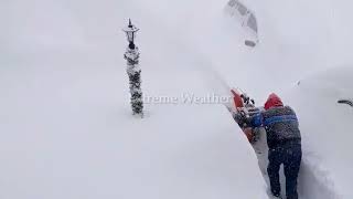 Snow apocalypse in the USA! Snowdrifts up to 5 meters high in California