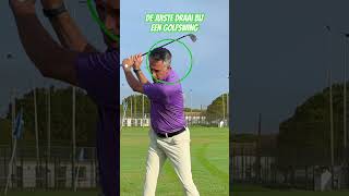 Voel hoe het lichaam moet draaien.#golf #golfswing #golftips #golfer #golfing #golflife #golfers