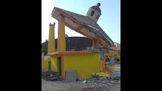 Cuautepec, Gro. Destruyen kiosko y parque infantil para construir una sucursal bancaria.