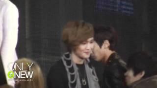 101209 Onew congratulating 2AM fancam @ GDA