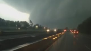 Dramatic amateur video of deadly US tornadoes