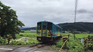 鳥海山木のおもちゃ美術館前の踏切 秋田