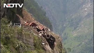 13 Dead In Himachal Pradesh Landslide, 25-30 Missing As Vehicles Trapped