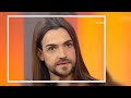 “ignorante e presuntuoso”. valerio scanu de.molito il famoso cantante lo asfalta senza...