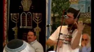 Lior Kaminetsky Klezmer nigun at the Synagogue