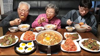 Autumn Radish Salad Bibimbap (Cheonggukjang Stew, Acorn Jelly Salad, Radish Salad) Recipe