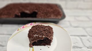 Bolo de Chocolate com Cobertura de Brigadeiro - Uma Delícia