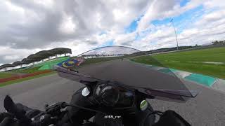 Kawasaki ZX6R chasing Suzuki GSXR1000