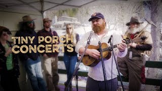 Tiny Porch Concerts | Willy Tea Taylor [4K]