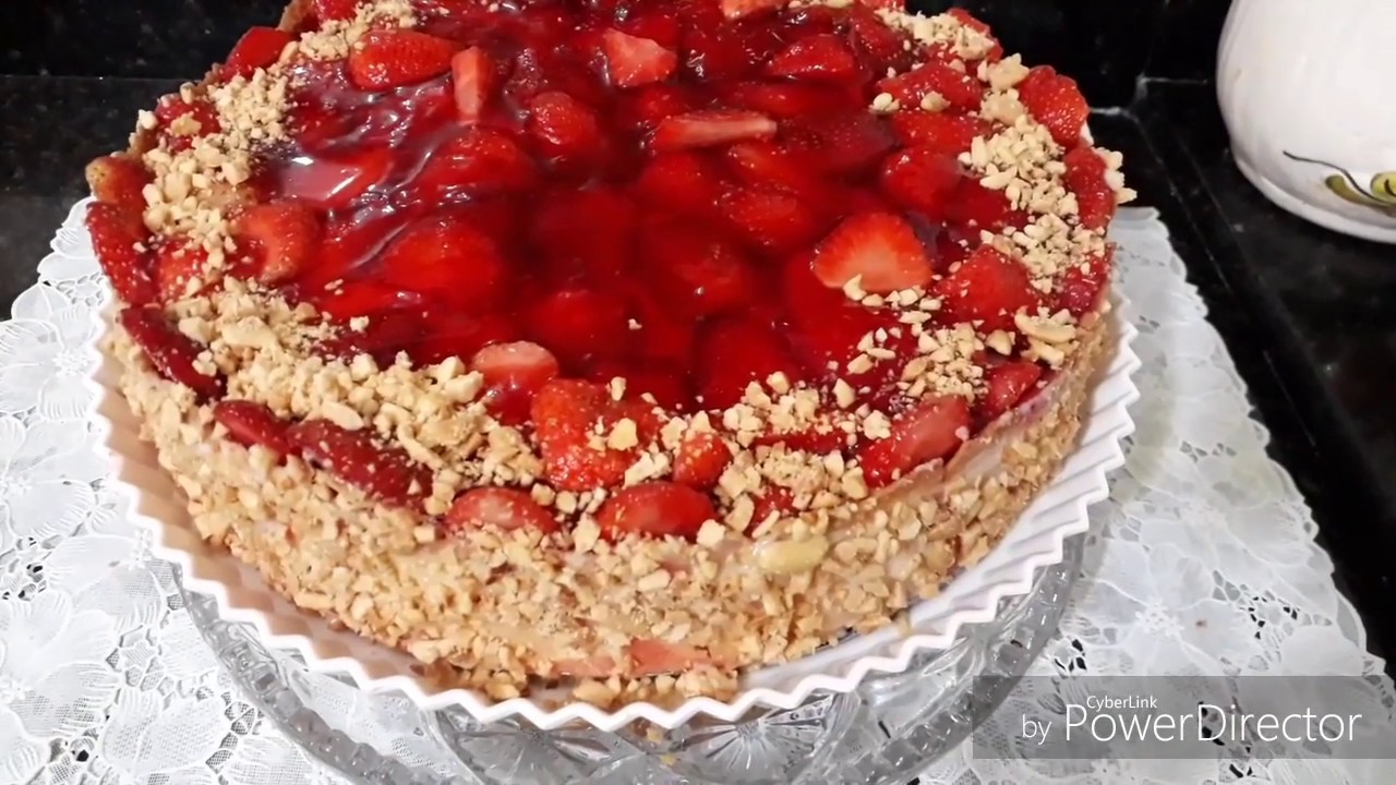 TORTA DE MORANGO DE PADARIA - YouTube