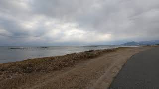 泊地の風景 冬曇り凪の 12月18日 土曜 師走の弓ヶ浜 白砂青松の弓ヶ浜サイクリングコース（皆生海岸ルート）を泊地から防風林に向かいました 鳥取県米子市夜見町の泊地