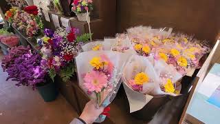 500円クラスの花束です。#flowers #花屋＃アレンジメント＃バラ#プレゼント＃お花＃花束＃いわき市＃小名浜＃フラワーショップ #花国 #胡蝶蘭