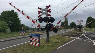 Spoorwegovergang Putten // Dutch railroad crossing