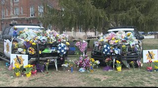 Mourners gather in Ozark for slain deputies; counseling services offered