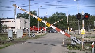 Spoorwegovergang Świnoujście (PL) // Railroad crossing // Przejazd kolejowy