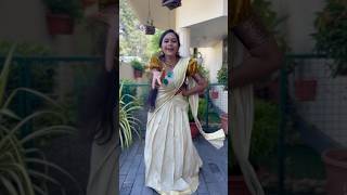 Manasilayoo 😎💃🏻❤️\u200d🔥with an Onam twist😜.#shivanimenon #youtubeshorts #uppummulakum #dance #onam