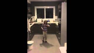 Aida Belmonte Mestre dancing in the kitchen