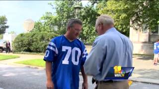 Fans, friends say goodbye to Colts legend Art Donovan